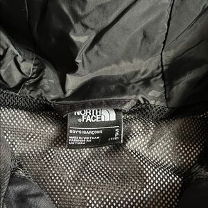 The North Face Charcoal DRYVENT Outerwear size BOYS small 7/8